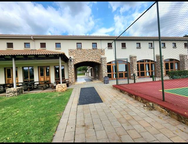 1 BEDROOM APARTMENT FOR SALE IN NEWMARK ESTATE